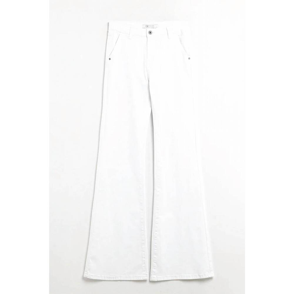 NEW Q2 women's comfy flared jeans in white